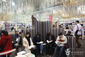 (株)教保文庫