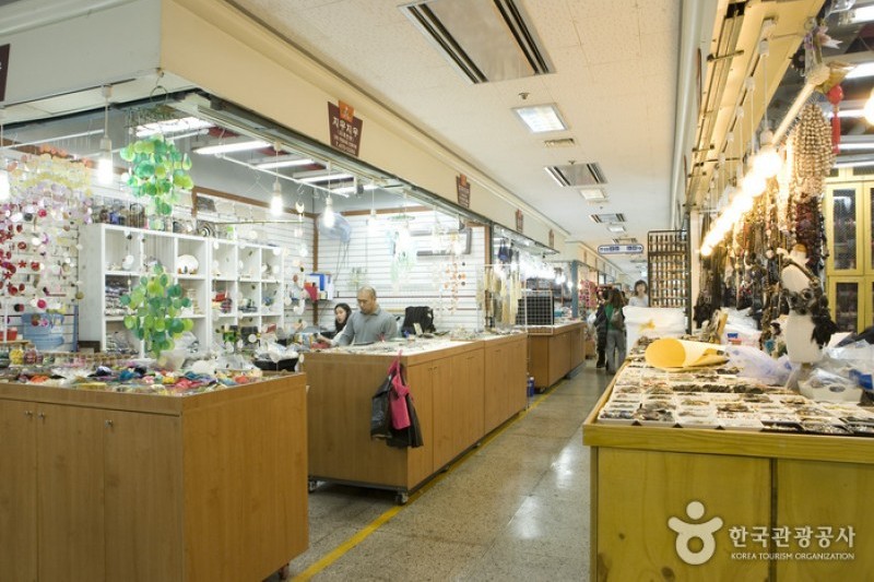 東大門綜合市場飾品商街