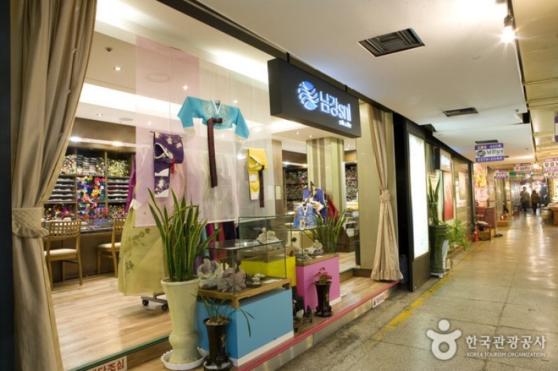 廣藏市場韓服專賣店