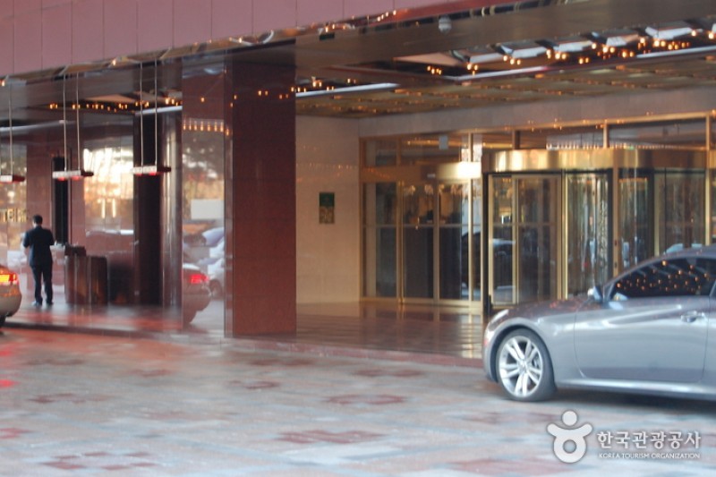Lotte Hotel World (17/18)