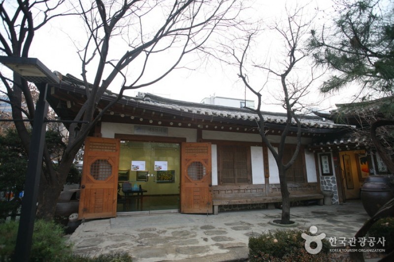 耕仁美術館