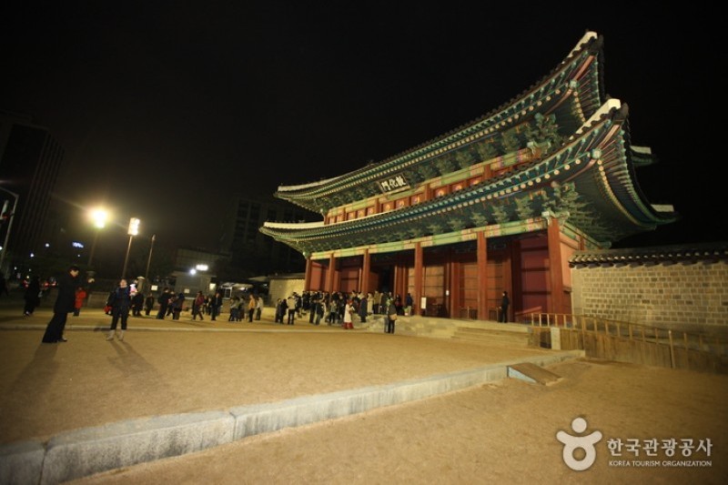 昌德宮月光之旅 (Moonlight tour)
