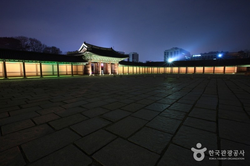 昌德宮月光之旅 (Moonlight tour)