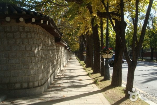 青瓦台前道路