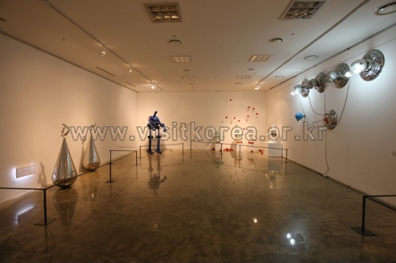 奇思妙想美術館(상상톡톡 미술관)