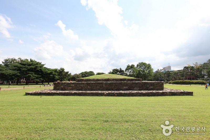 首爾石村洞古墳群