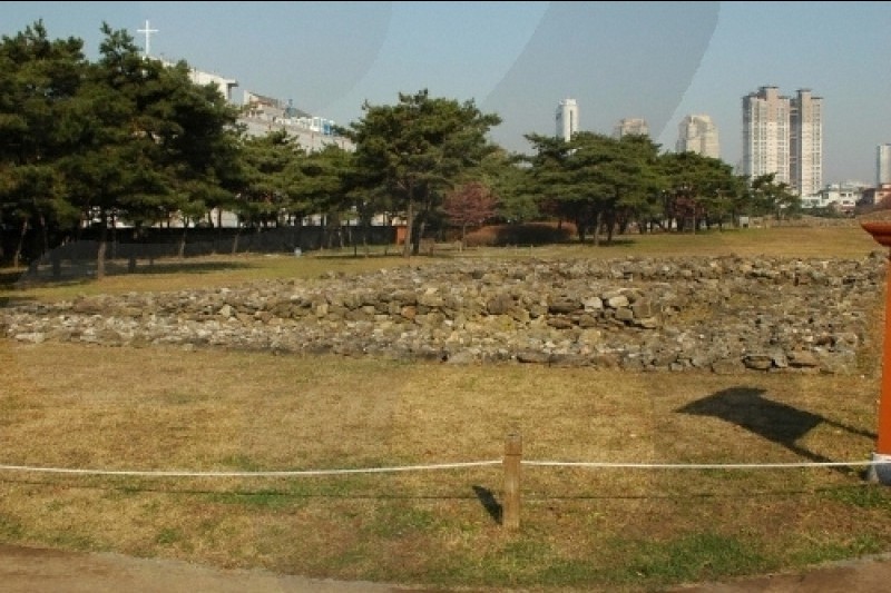 首爾石村洞古墳群