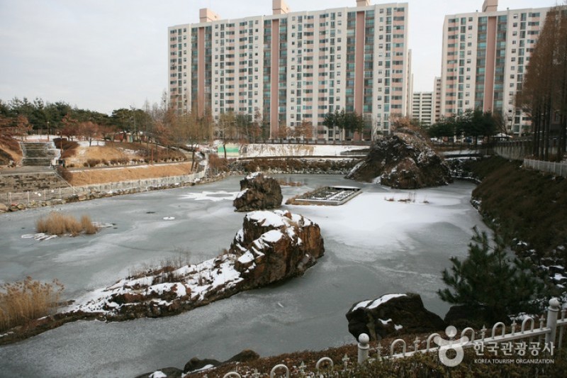 龜巖公園