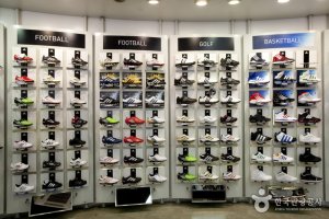 adidas文井店 