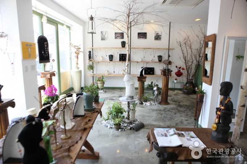 Art Shop茂 