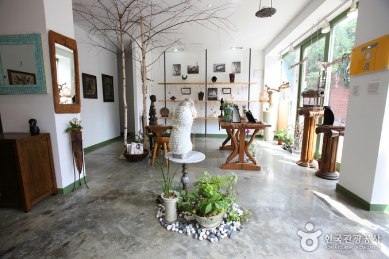 Art Shop茂 