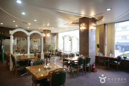 Brown觀光酒店