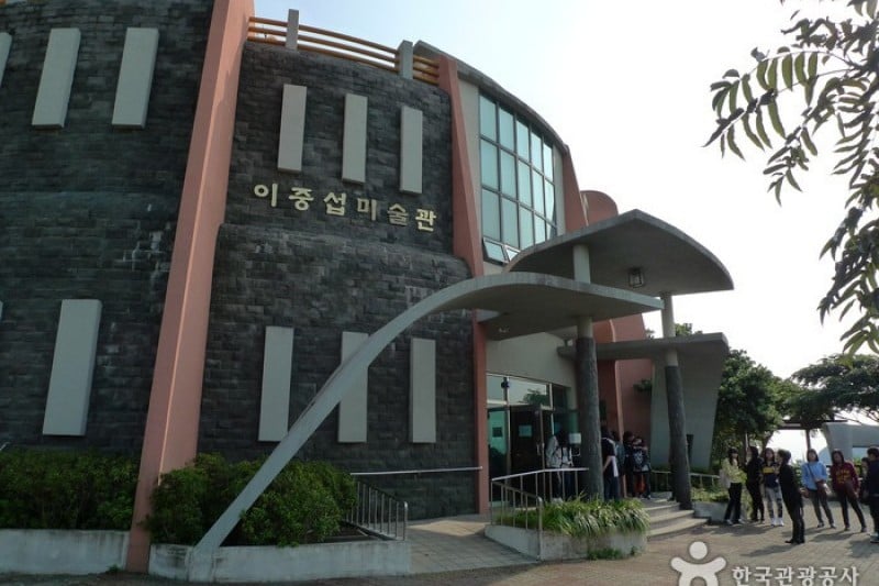 李仲燮美術館