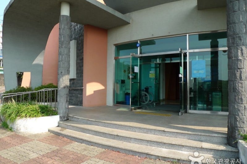 李仲燮美術館