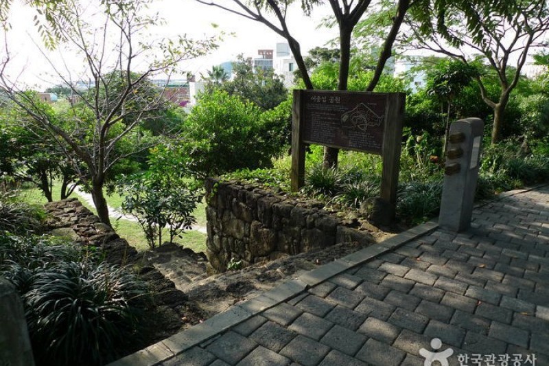 李仲燮美術館