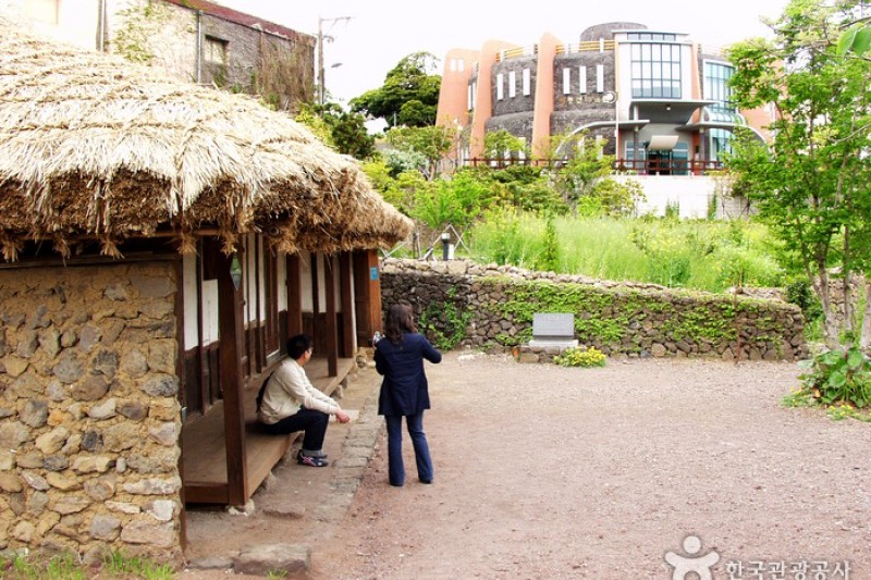 李仲燮美術館