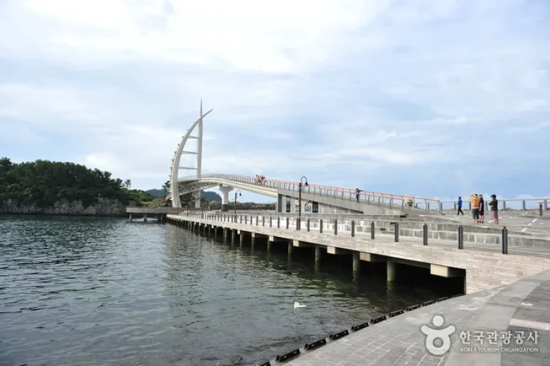 鳥島新緣橋