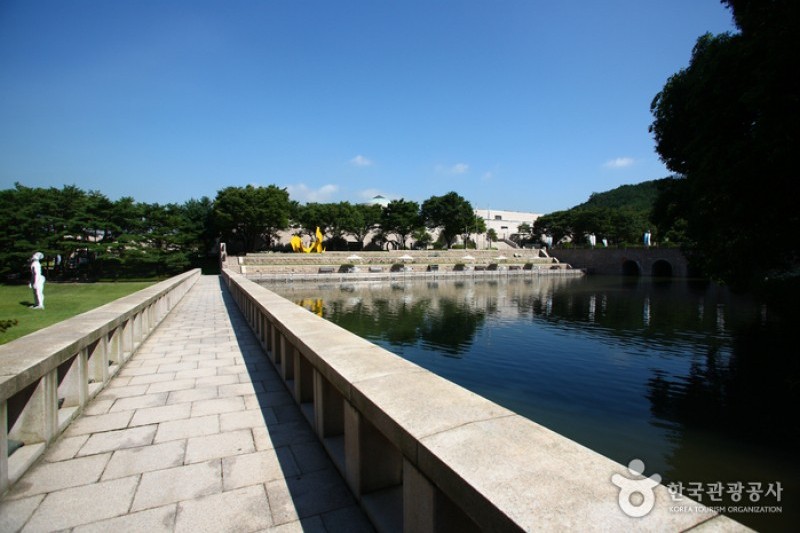 國立現代美術館(果川館)