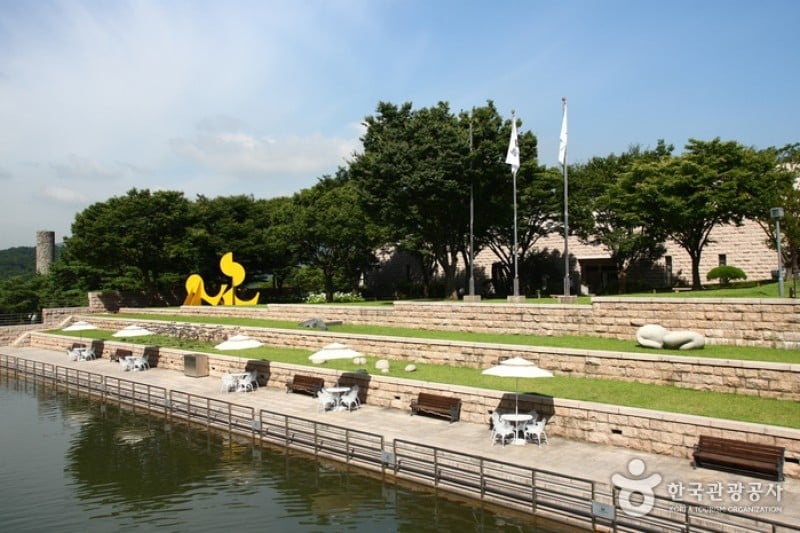 國立現代美術館(果川館)