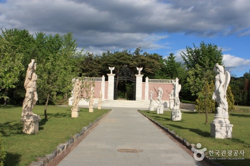 碧草池文化樹木園