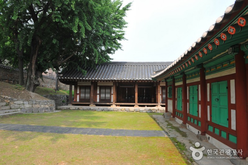 水原鄕校