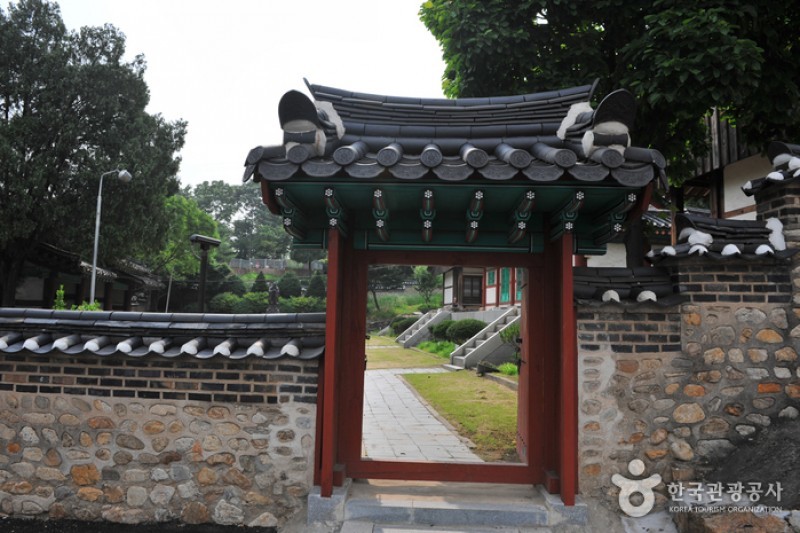 水原鄕校