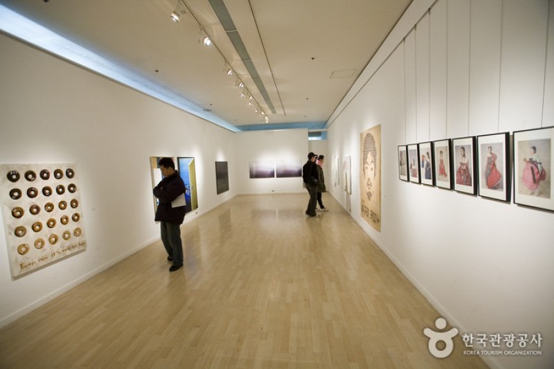 釜山市立美術館