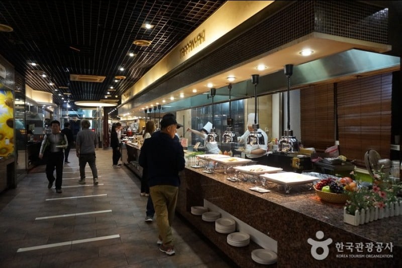 Oase自助餐廳 (1/11)