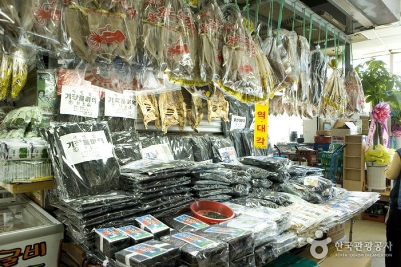 札嘎其市場乾魚貨部