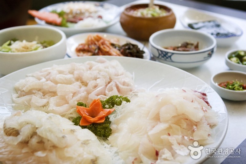 冬柏島生魚片店(동백섬횟집)