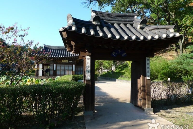 江陵船橋莊