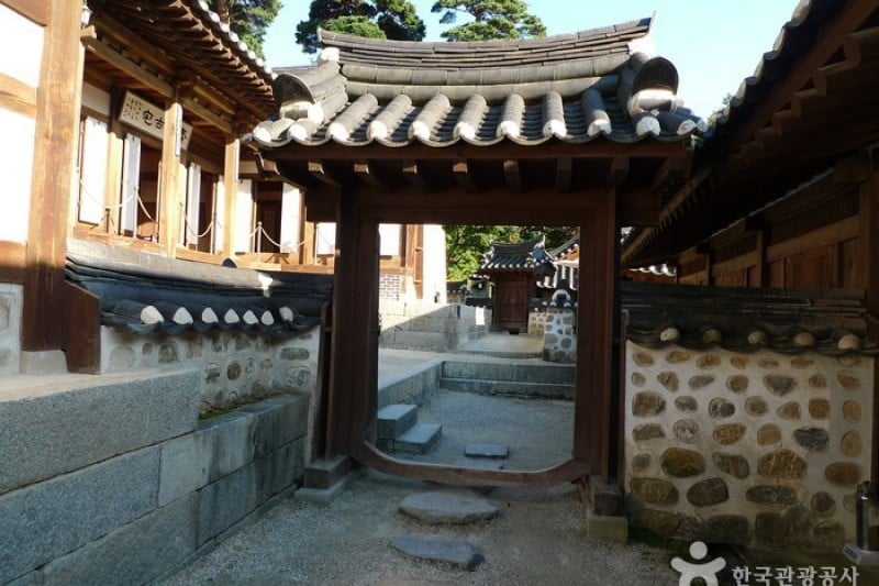 江陵船橋莊