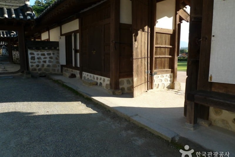 江陵船橋莊
