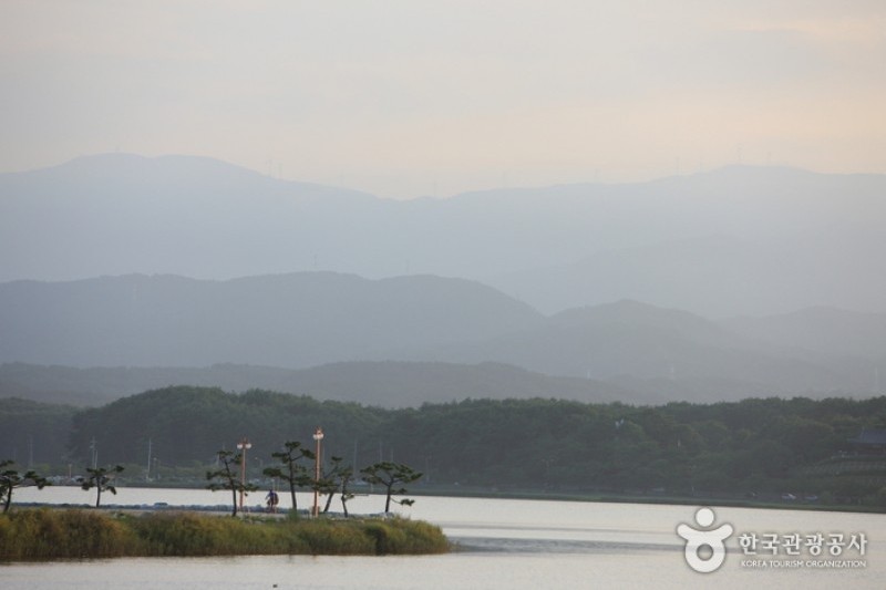 鏡浦湖