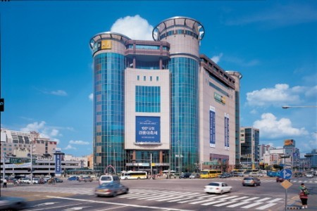 現代百貨公司(千户店)