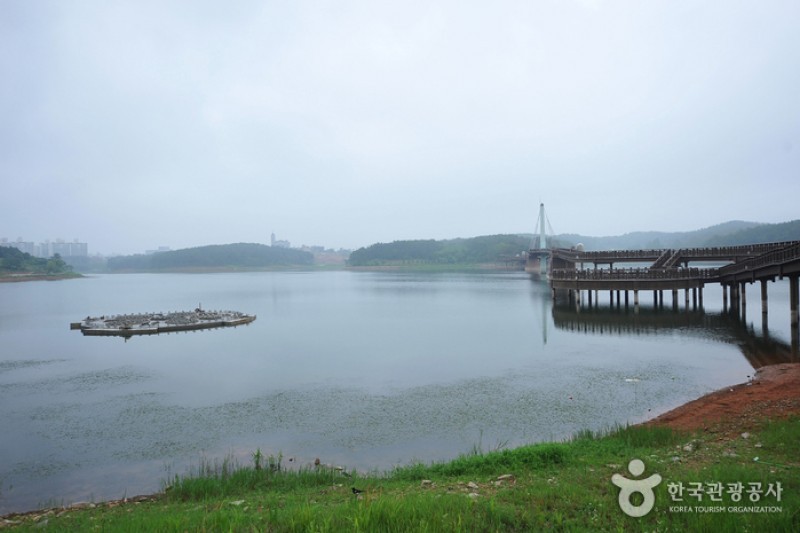銀波湖水公園