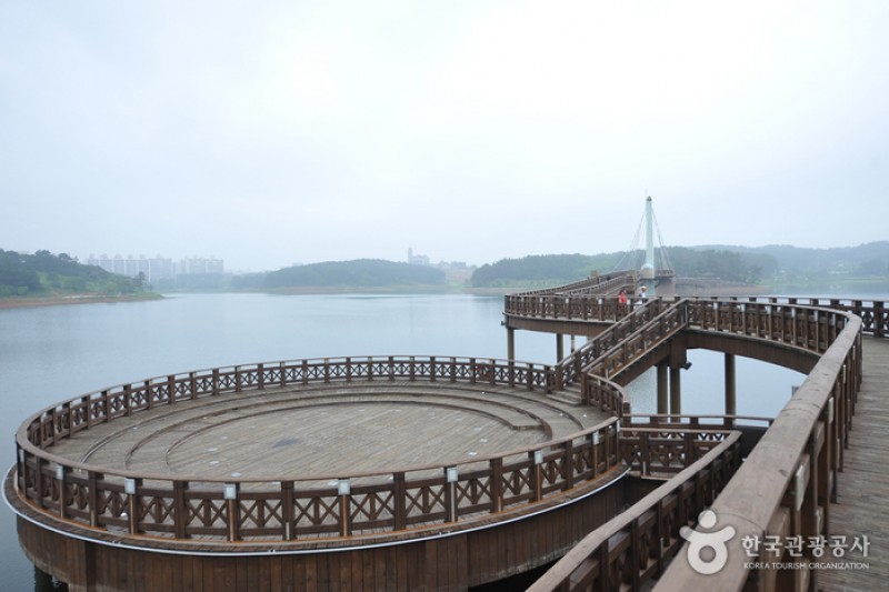 銀波湖水公園