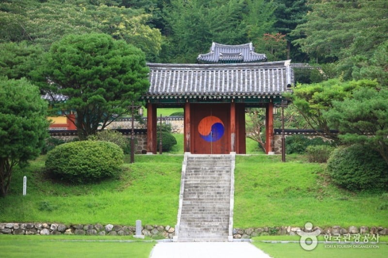 論介祠堂 (1/11)