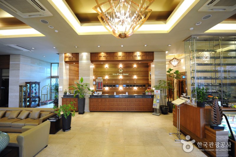 Ritz Plaza飯店