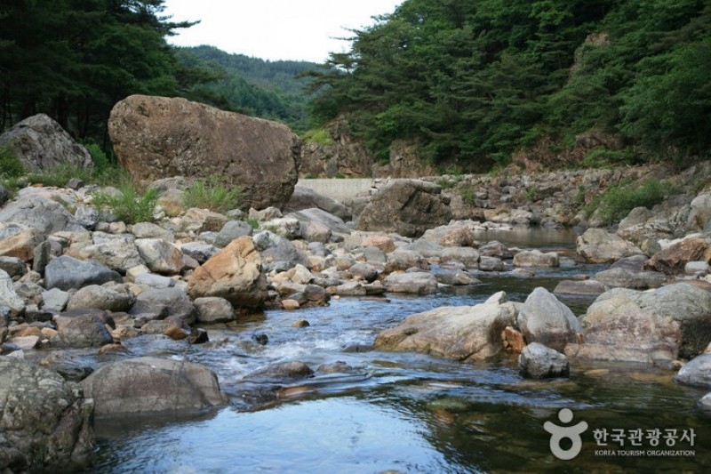 雲日岩半日岩溪谷 (3/4)