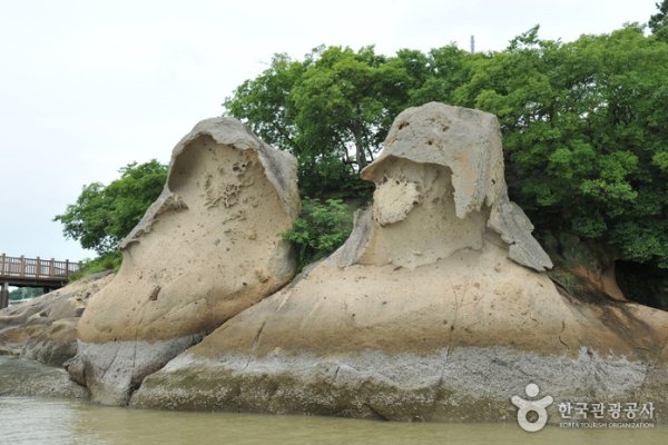 木浦草笠岩