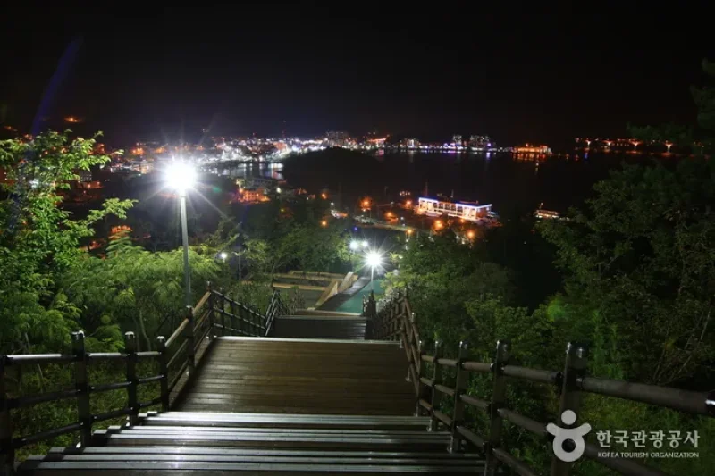 莞島塔
