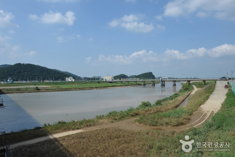 榮山江