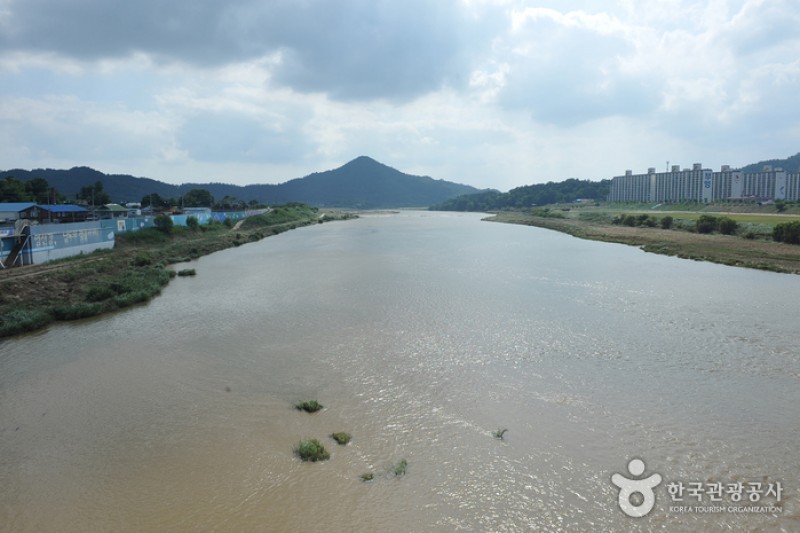 榮山江