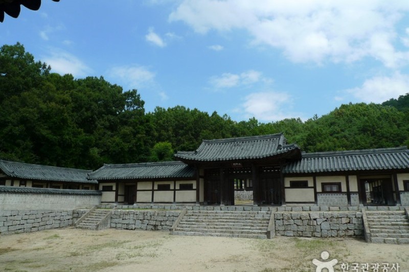 安東民俗村與安東湖