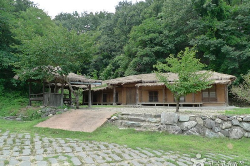 安東民俗村與安東湖