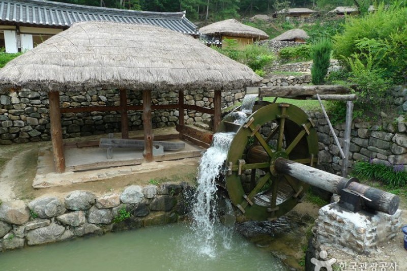 安東民俗村與安東湖