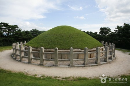 慶州金庾信墓