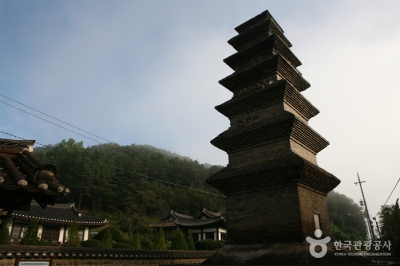 新世洞七層磚塔