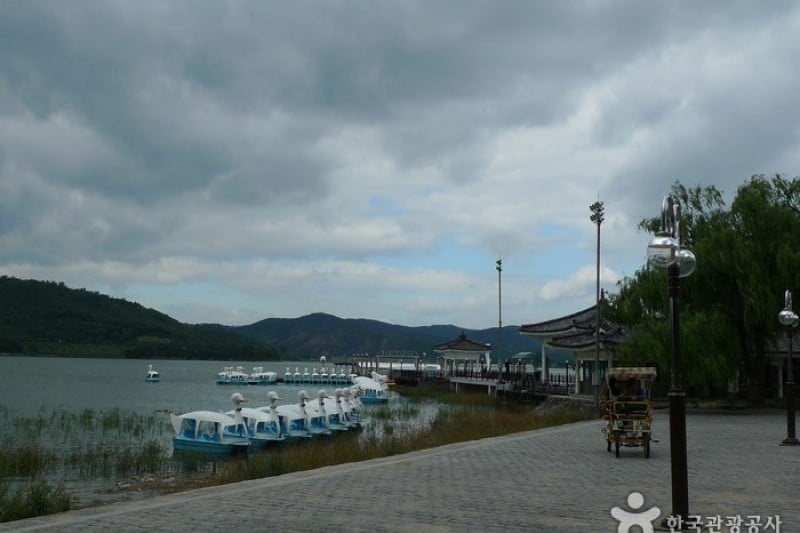 普門湖 